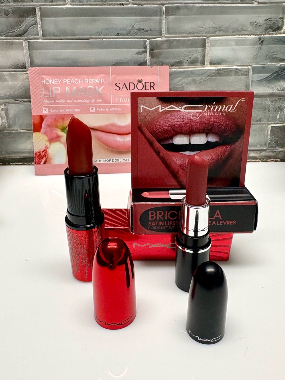 MAC Limited Edition lipstick #602
Chili + MAC Satin Lipstick Mini, Brick-O-La.